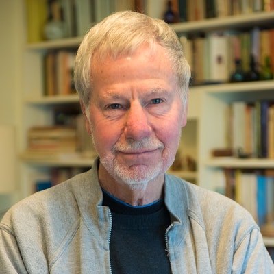 portrait photo of David Hill